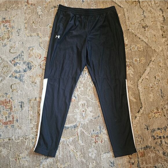 NWT Under ARMOR Twister, Fitted Pant Sz Xl. Polyester And Ankle Zippers. Has 32" - Picture 1 of 7